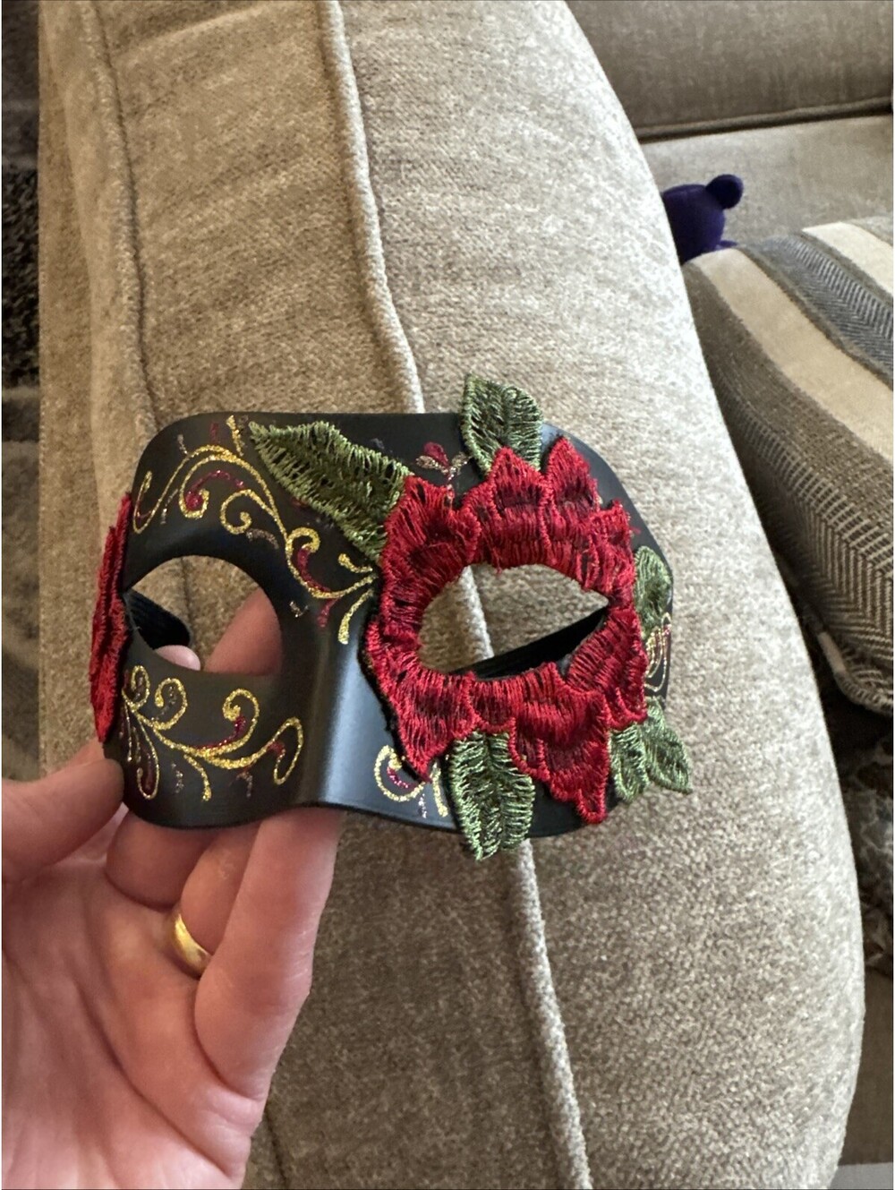 Masquerade Mask Roses - Picture 8 of 9